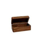 Cutie decorativă din lemn Celini, realizată manual. Dimensiuni compacte, design elegant, ideală pentru bijuterii și obiecte mici – Jordas Design – Lemn modelat cu măiestrie – www.jordasdesign.ro