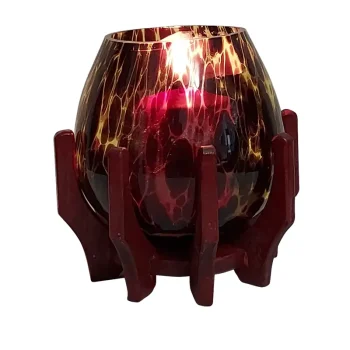 Suport decorativ 8 braţe Hug, realizat manual din lemn ușor. Design modern, ideal pentru un decor elegant și un ambient cald.